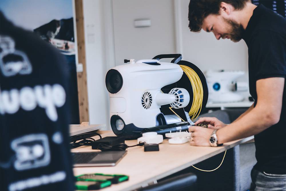Blueye drone assembly