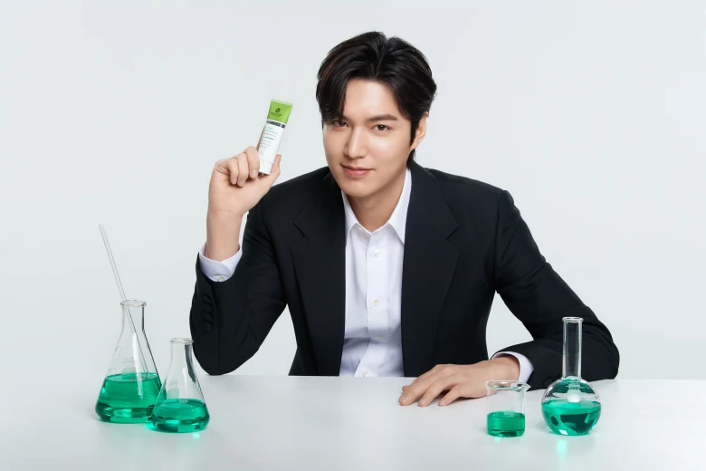 Azarine Malaysia Takes Center Stage! Lee Minho's Trust in Azarine Malaysia Reflects the Brand's Commitment to High-Quality Skincare