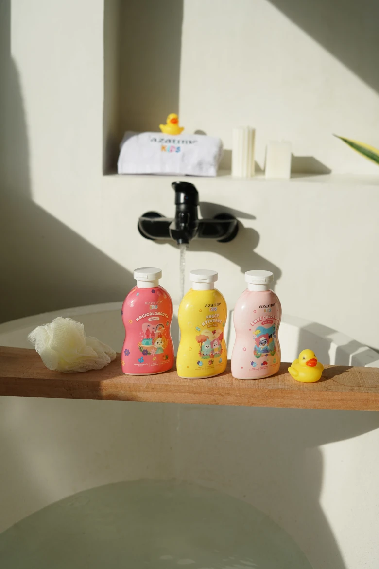 Menjaga Kesehatan Kulit Anak Selama Liburan dengan Body Wash Azarine Kids yang Travel-Friendly