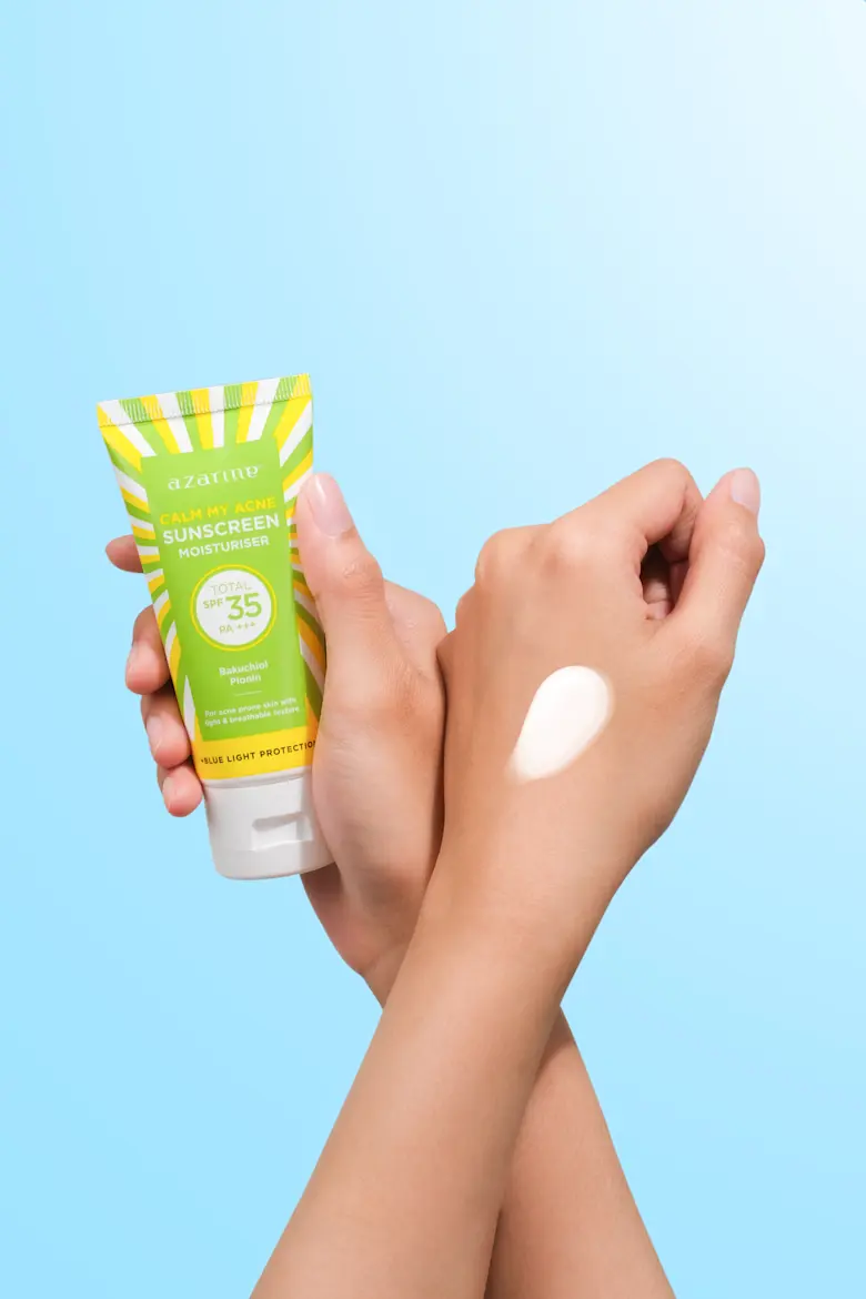 Sunscreen vs Jerawat: Nggak Perlu Takut Kalau Tahu Cara Pakainya!