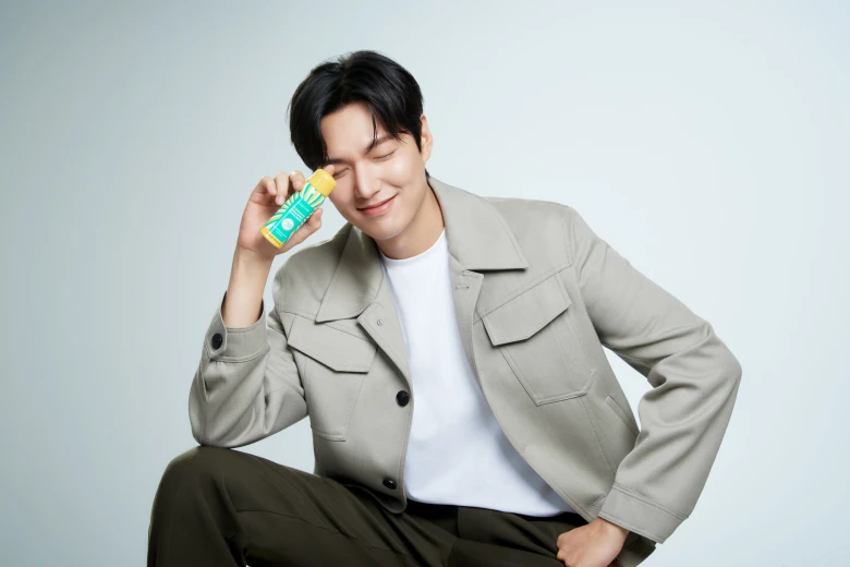 Terbaik dan Populer di Malaysia!  Gandeng Lee Minho sebagai Brand Ambassador, Sunscreen Azarine Jadi yang Terbaik di Malaysia