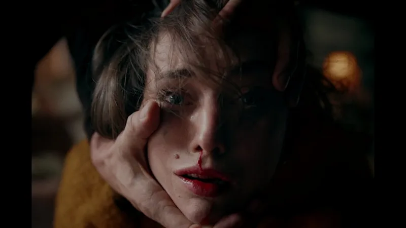 Daria Zawiałow, Sokół - Laura