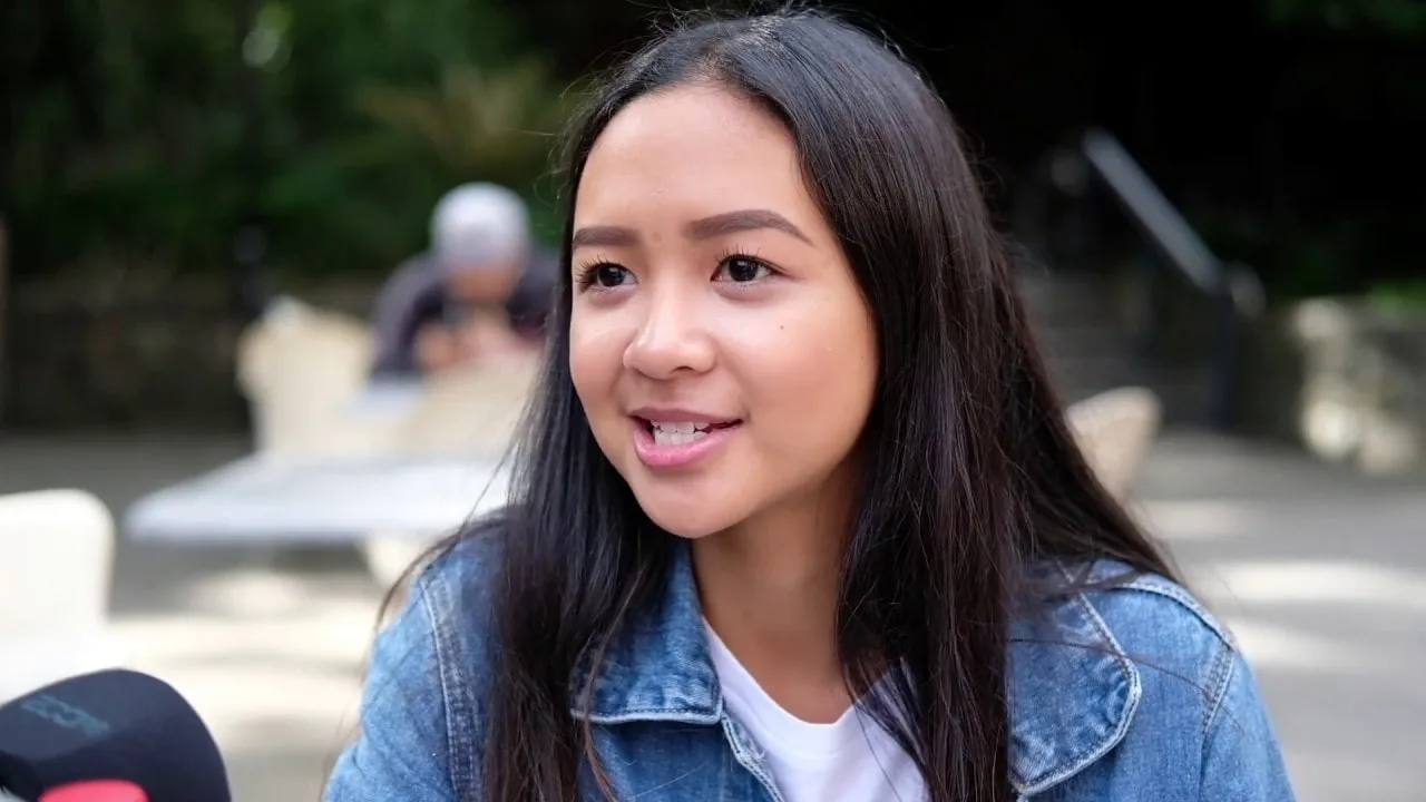 girl talking to the camera