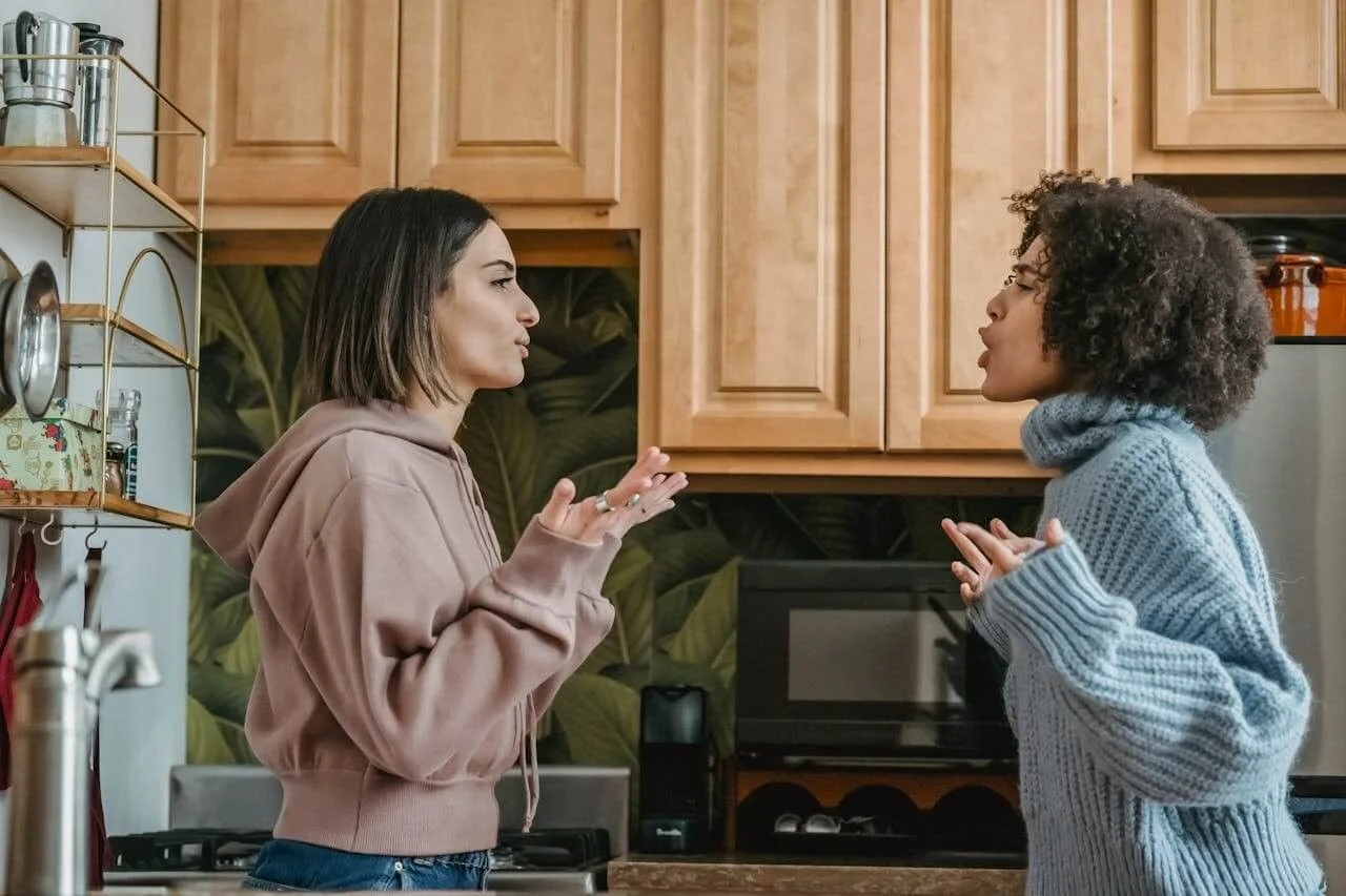Teen girls arguing