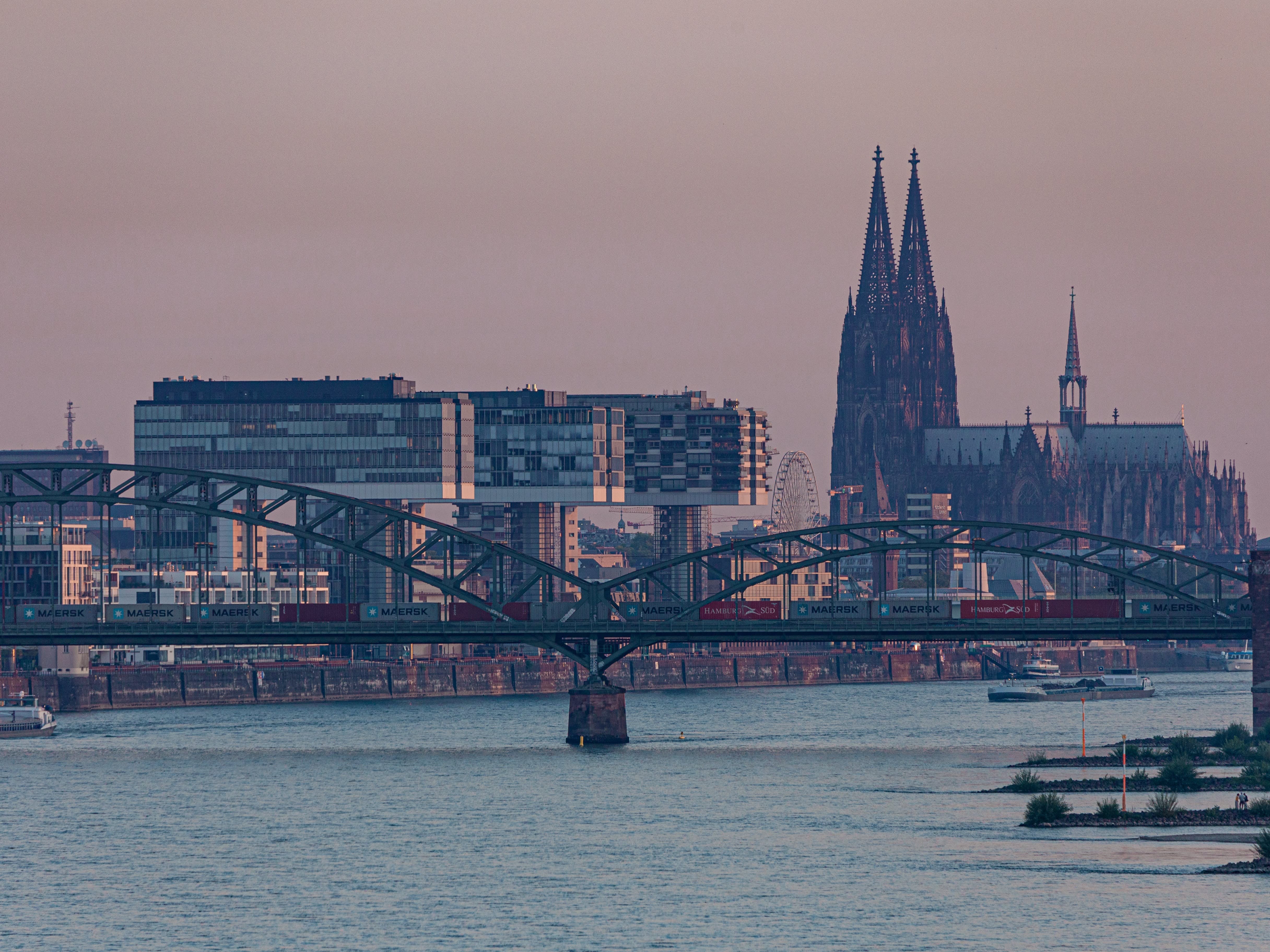 Cologne vs Dusseldorf: which city on the Rhine river to choose