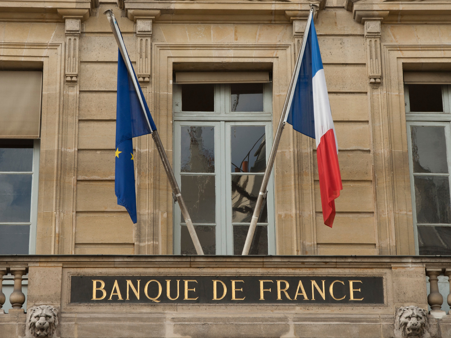 How Do I Open a Bank Account in France? - Fab French Insurance