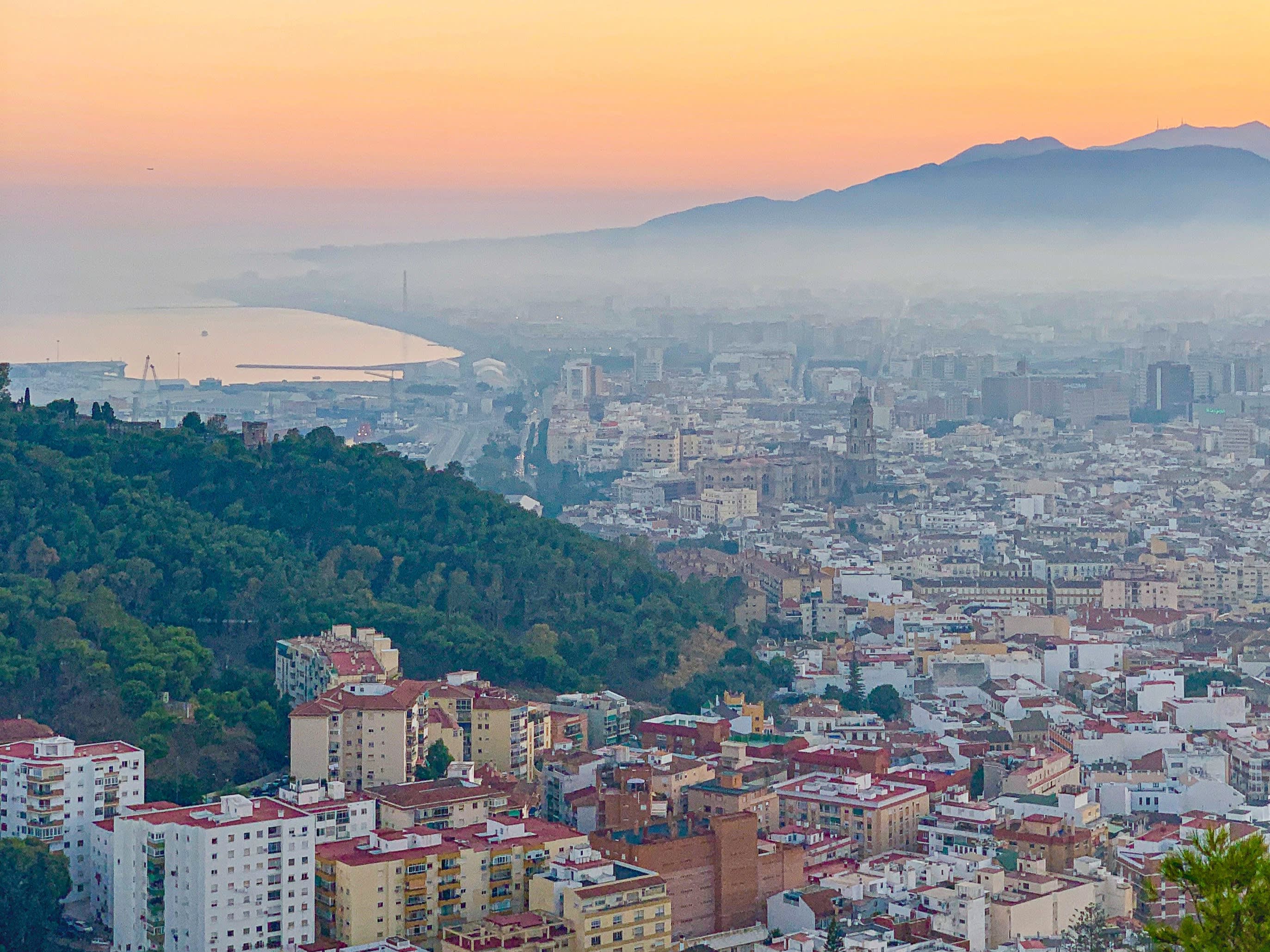Birdseye view picture of Málaga at sunset