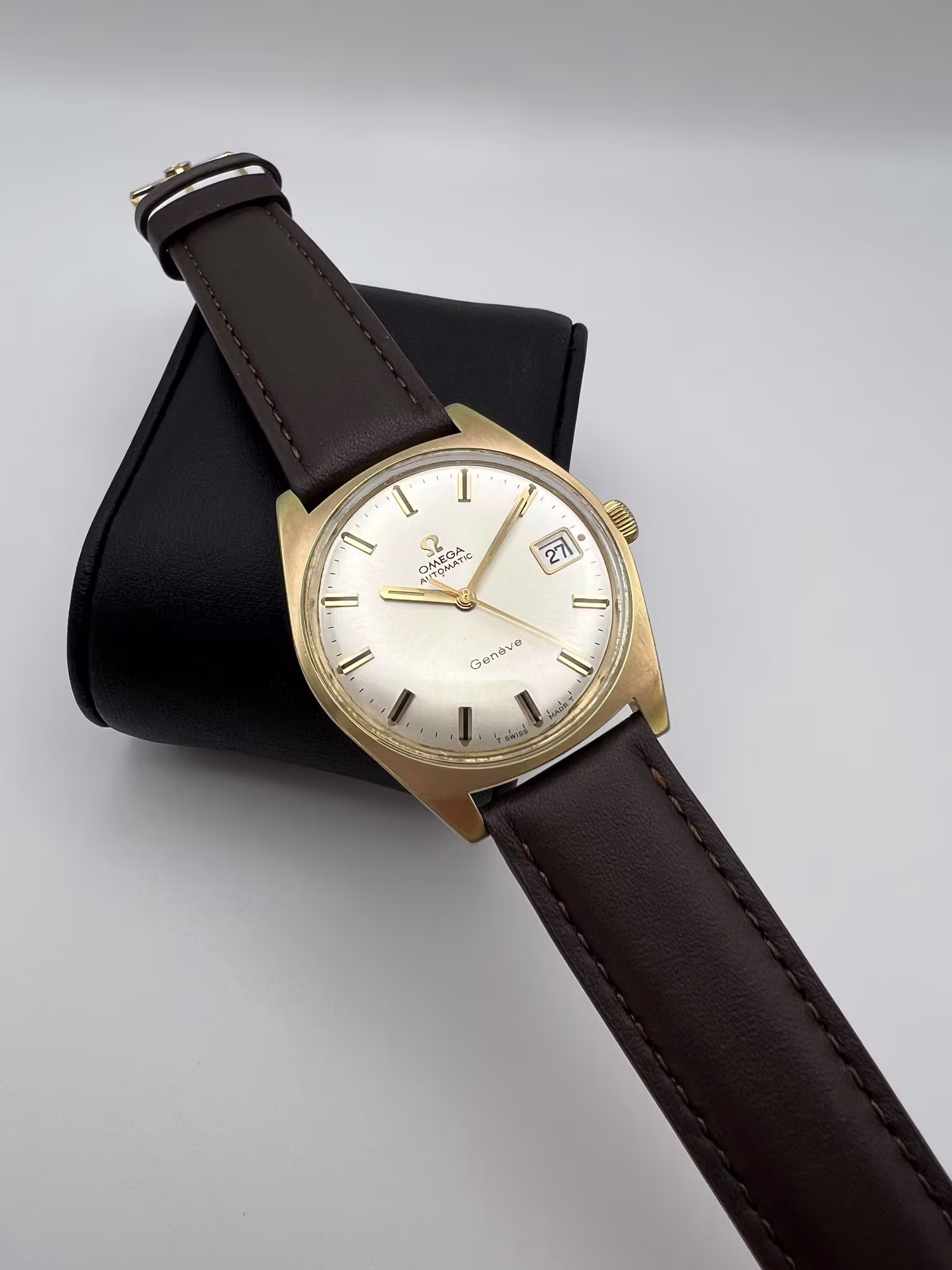 Omega Genève Automatic 1970s, dial straight on
