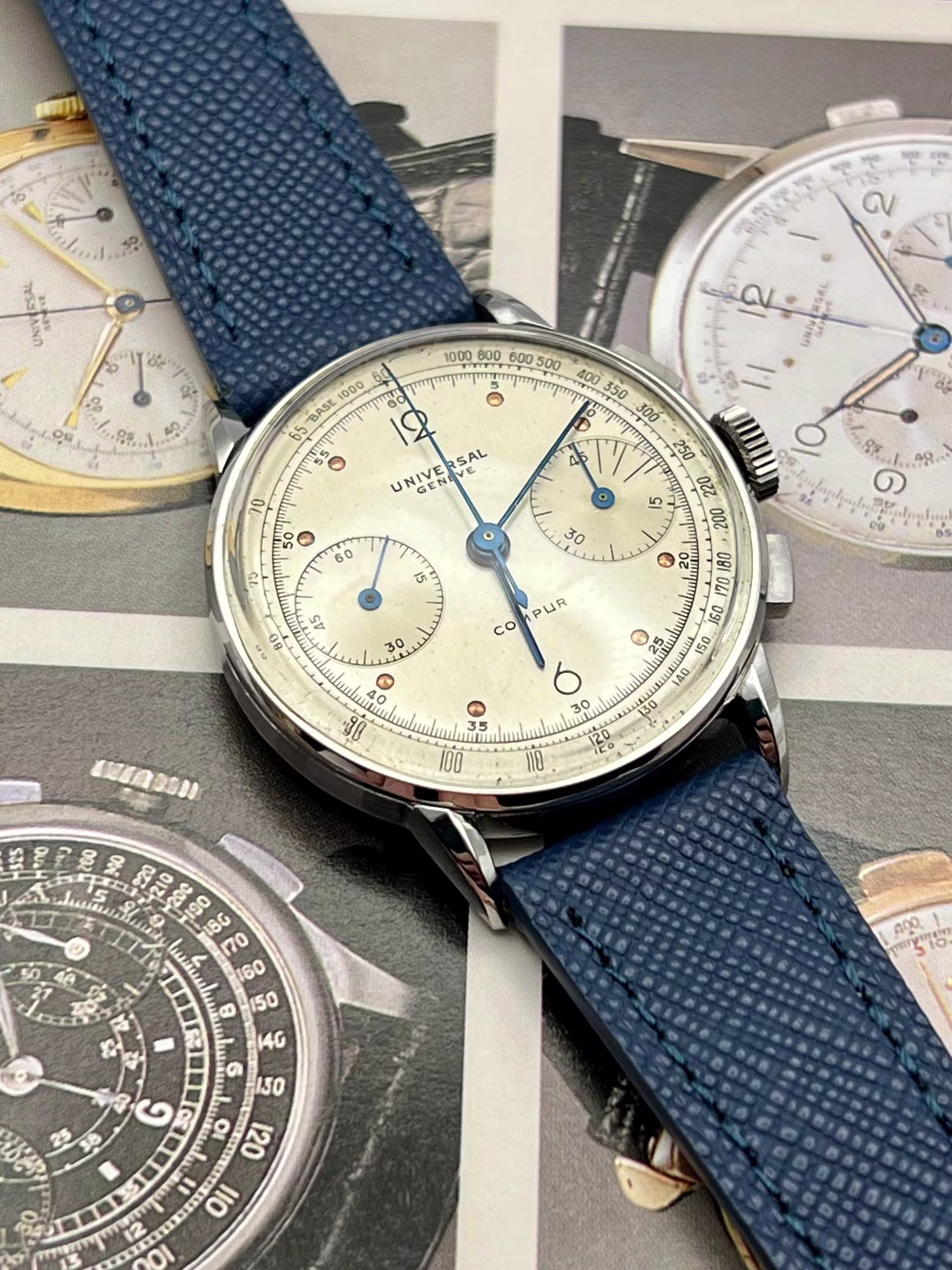 Universal Genève Compur Chronograph 1940s, dial straight on