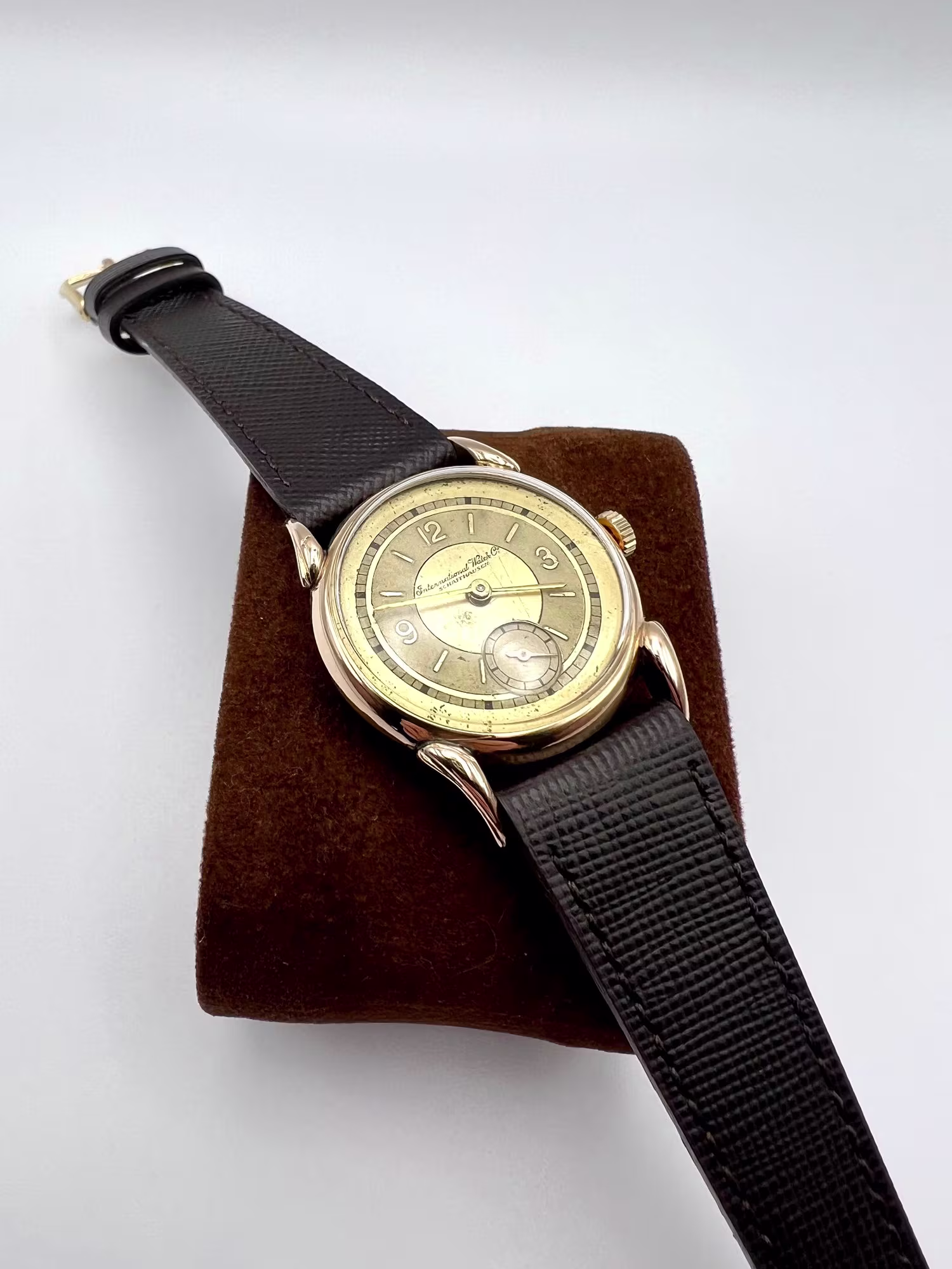 IWC Fancy Lugs Three-Hand 1940s, dial straight on