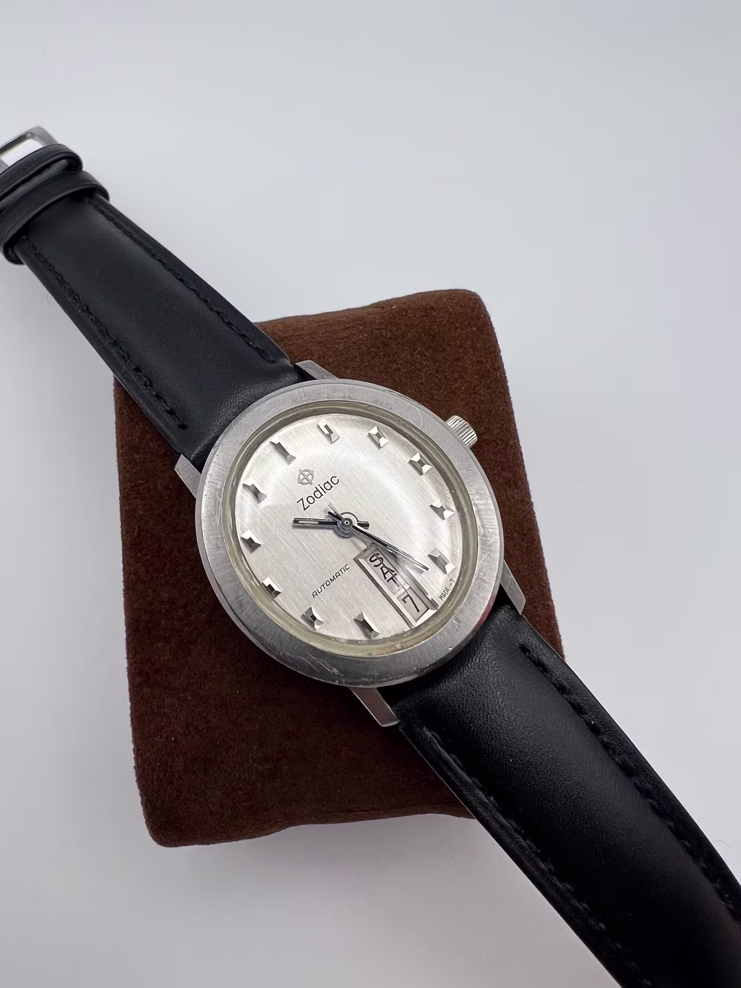Zodiac Oval Day-Date Automatic 1970s — dial straight on