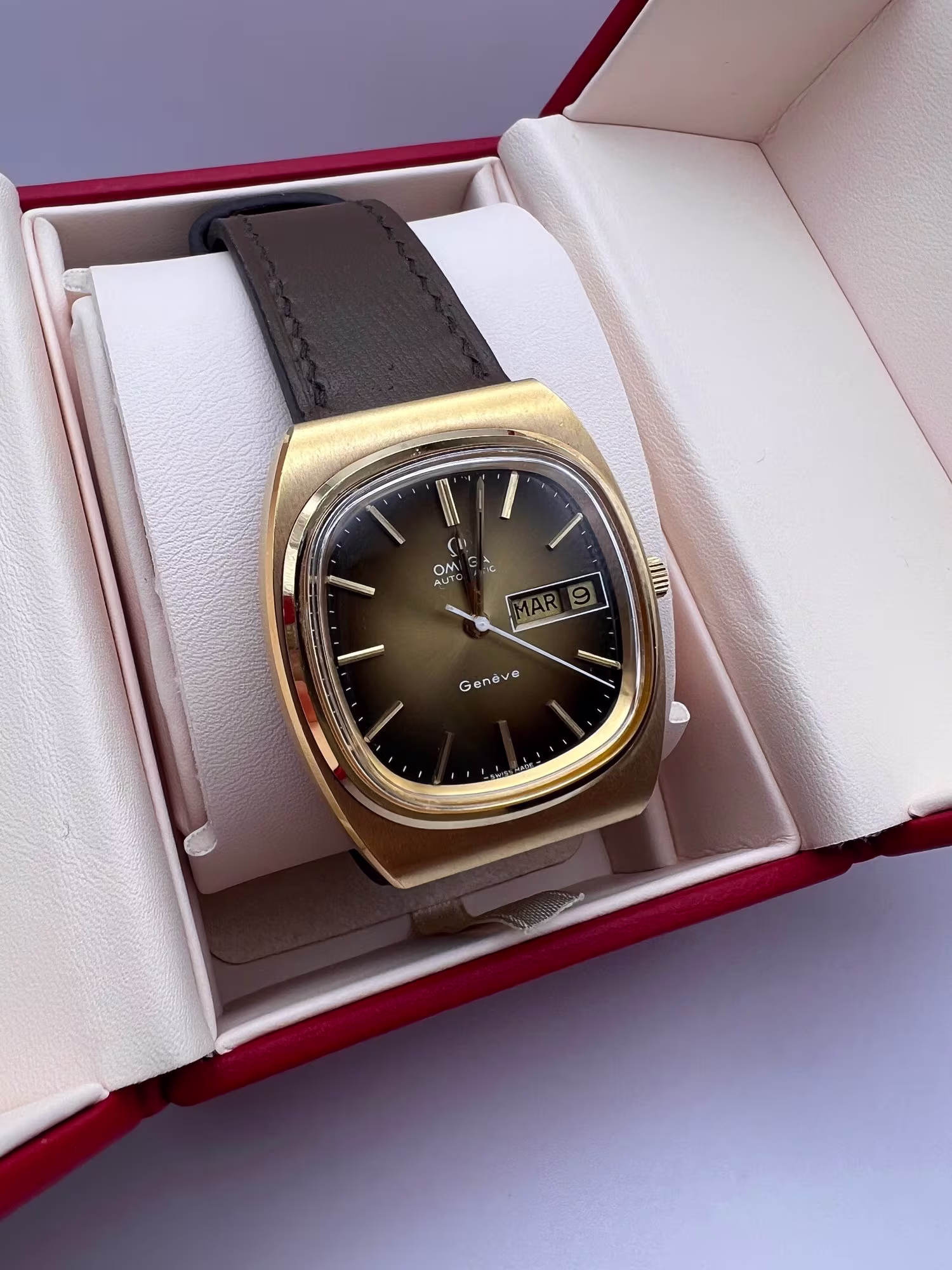 Omega Genève Seamaster ref. 166.0190 / 166.0211 cal. 1022 35mm Gold-Plated Day-Date Dress Watch from 1973