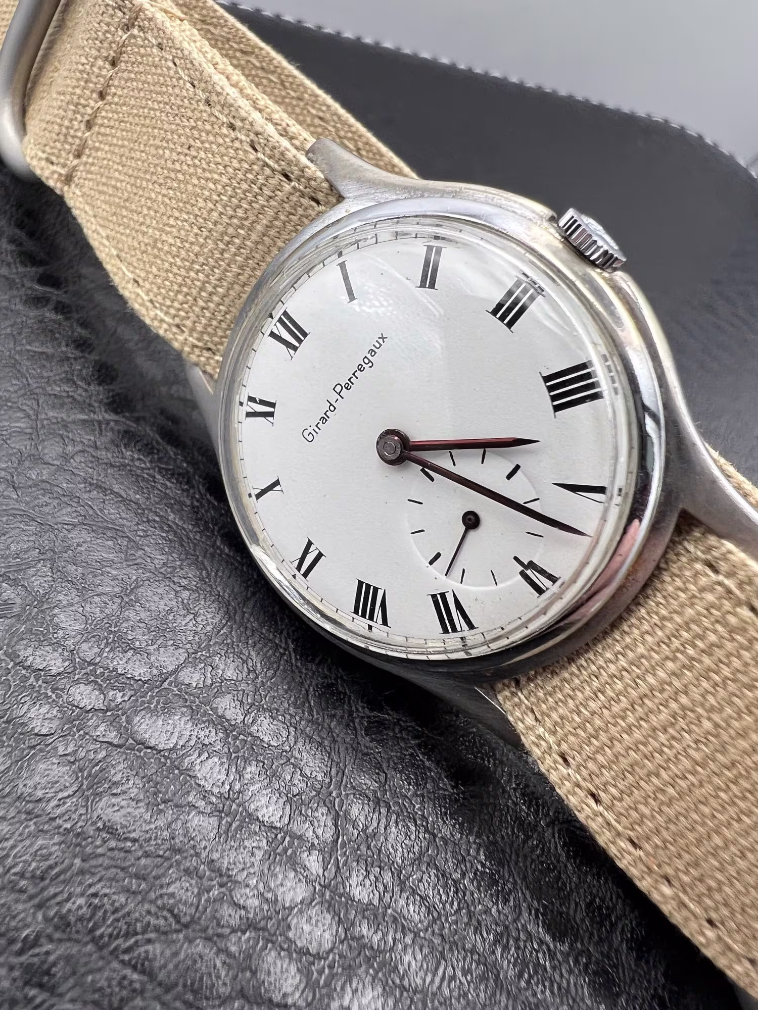 Girard-Perregaux Manual Wind 1950s — dial straight on