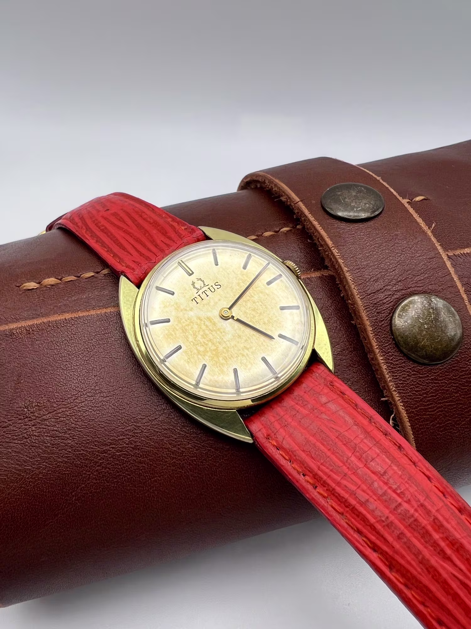 Titus Dress Watch 1960s, Gold-Plated Case — dial straight on