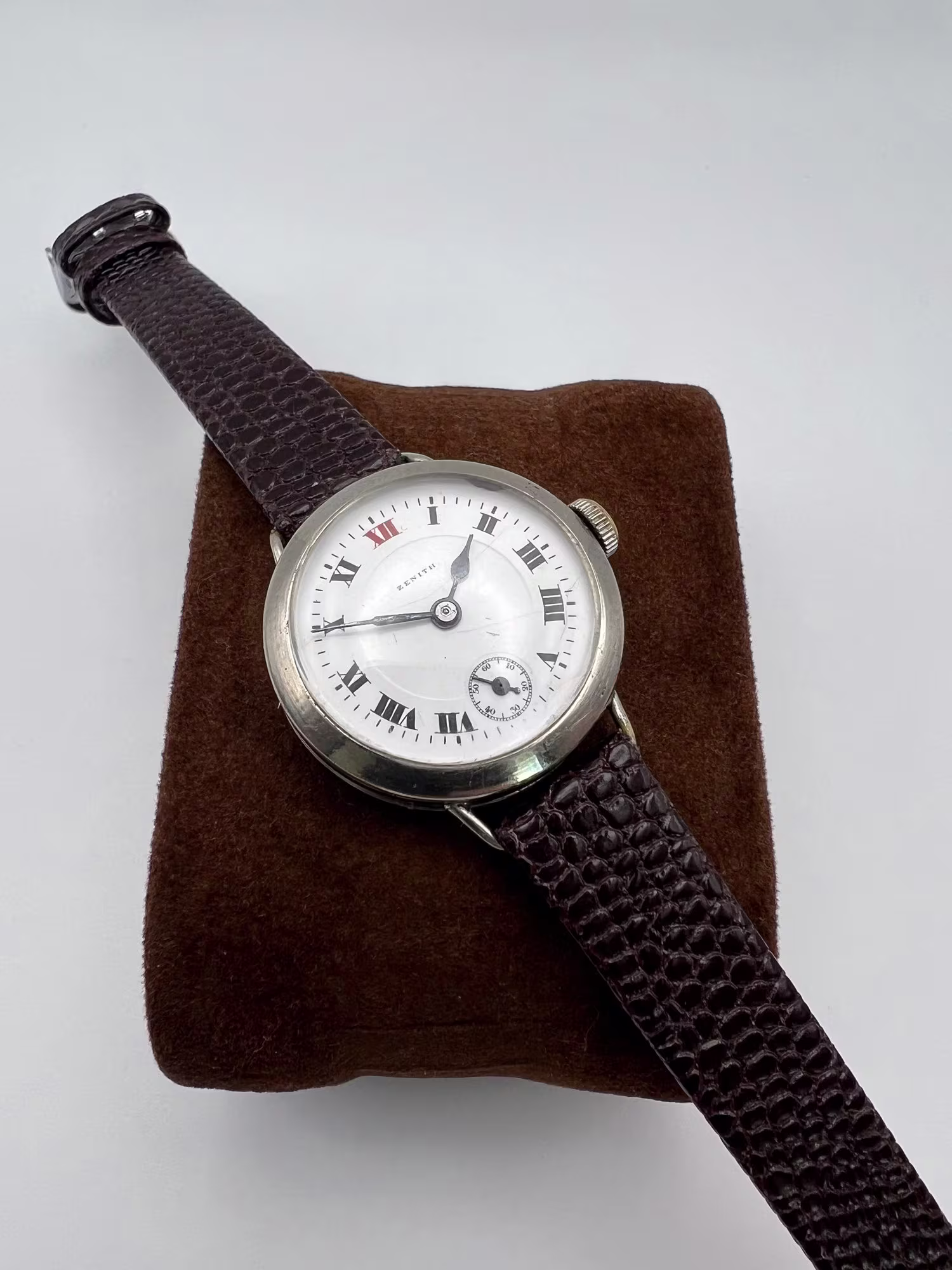 Zenith Dress Watch 1920s, Silver Case, Roman Dial, dial straight on