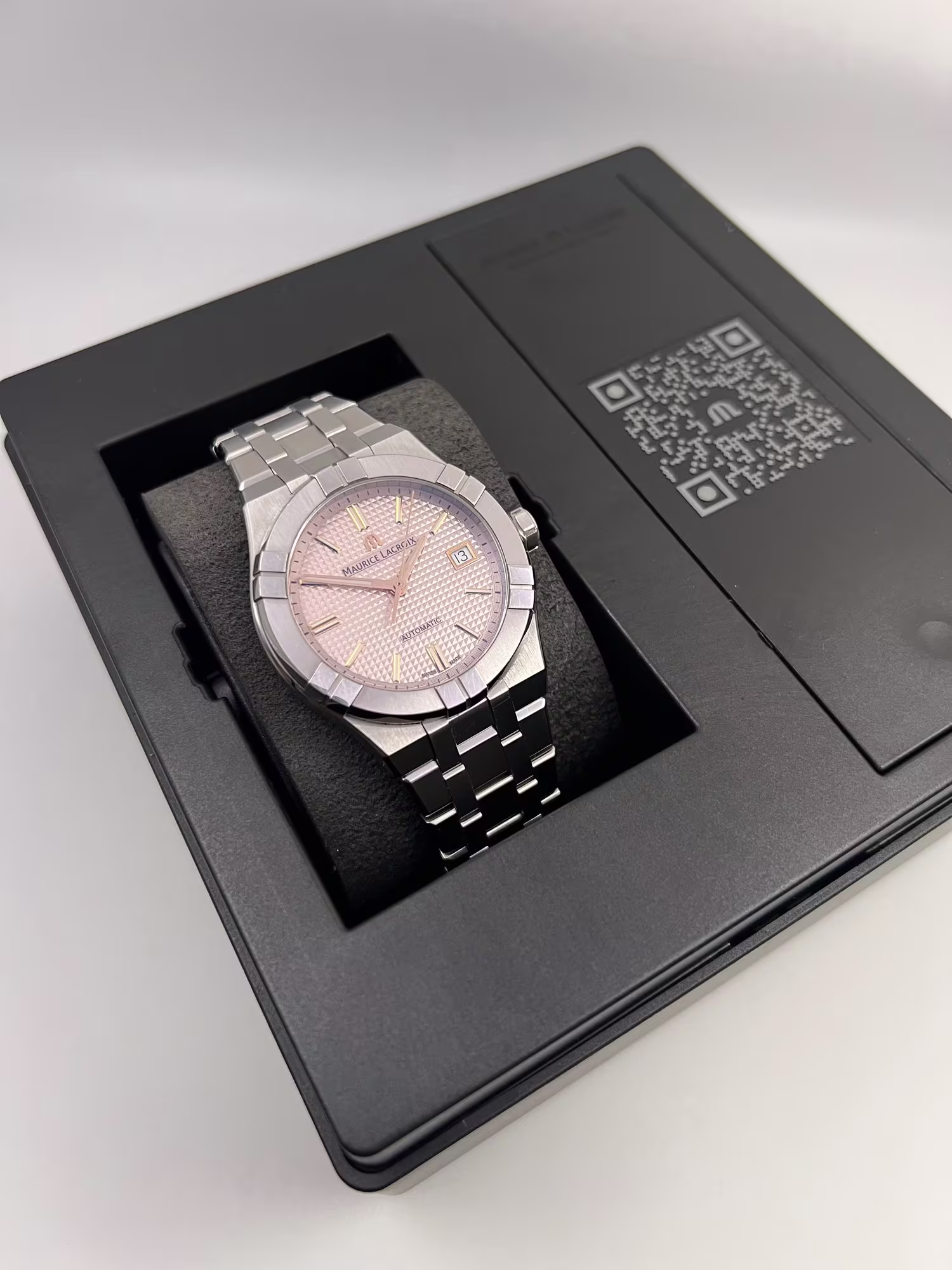 Maurice Lacroix Aikon Automatic 2020s, dial straight on