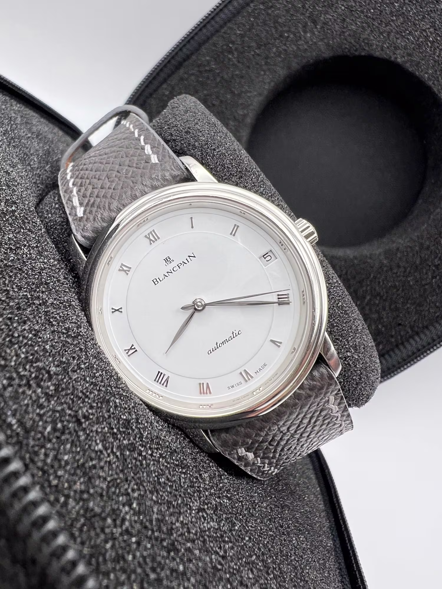 Blancpain Villeret ref. 1151-1127-58 cal. 1151 34mm Stainless Steel Dress Watch from 1999, dial straight on