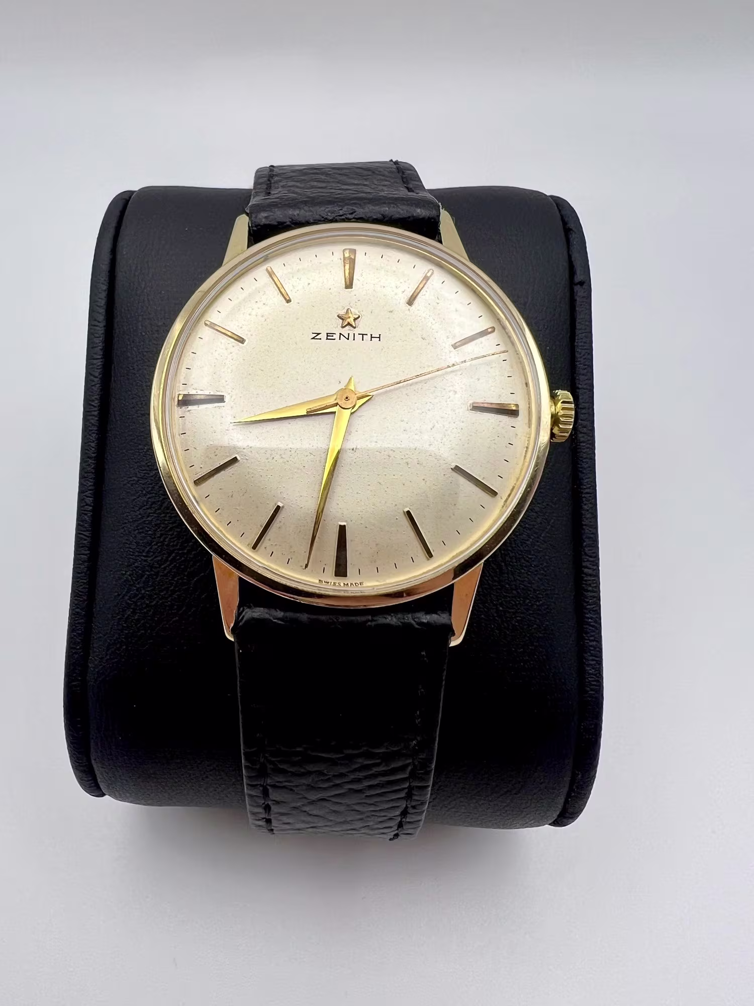 Zenith Dress Watch 1960s, Gold-Filled, dial straight on