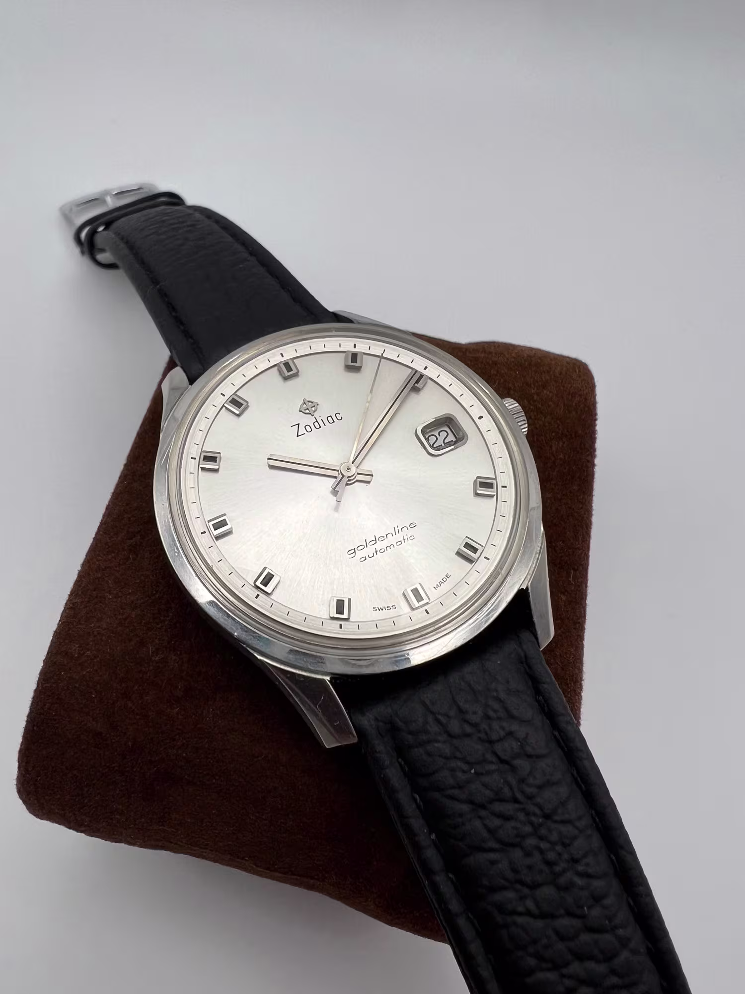 Zodiac Goldenline Automatic 1970s, dial straight on