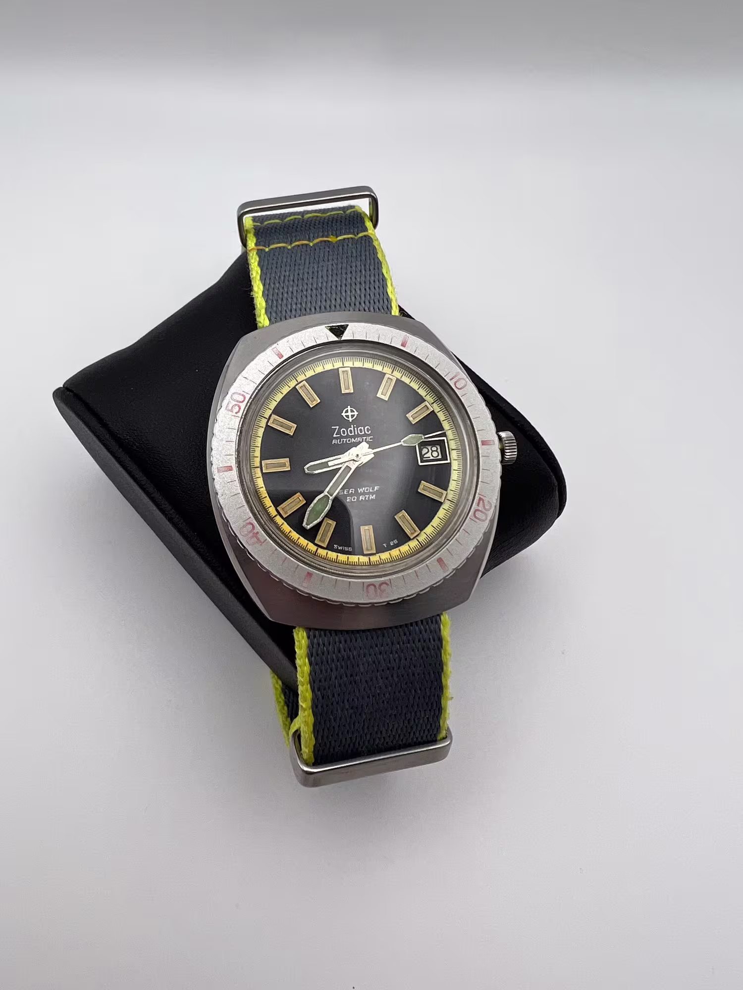 Zodiac Sea Wolf 20 ATM ref. 722 906 cal. 72B 39mm Stainless Steel Dive Watch from 1970s