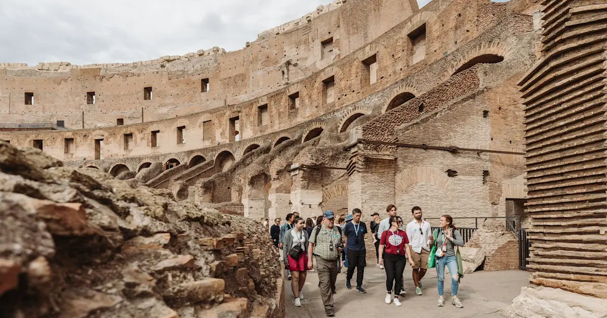 Walking Tours In Rome Premium Colosseum Tour with Roman Forum & Palatine Hill – Devour Tours