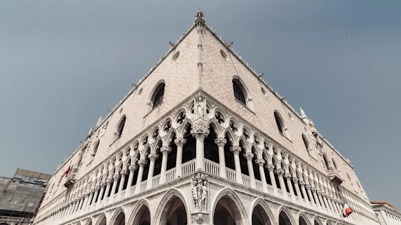 Walks-20170810-Legendary Venice - 16x9-0001