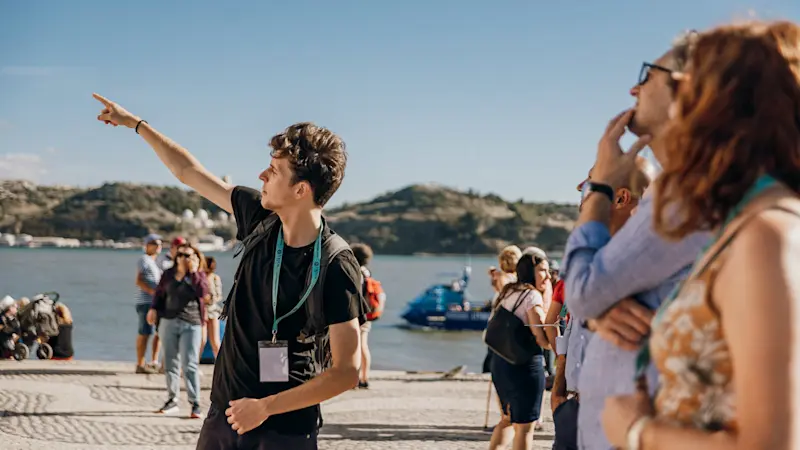 1415 - Lisbon Lisbon in a day 16x9-0024