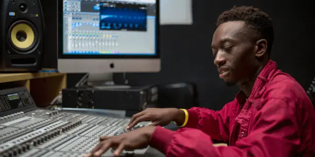 Navigating the World of Sound Engineering: Where to Study and Skills Needed