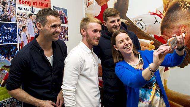 Image: Falkirk fans flock to see finalists [Migrated]
