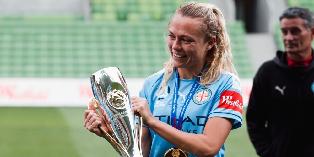 Image: Emslie back safely on home soil after trophy elation [Migrated]