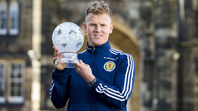 Image: Matt Ritchie receives Scotland Goal of the Year award [Migrated]