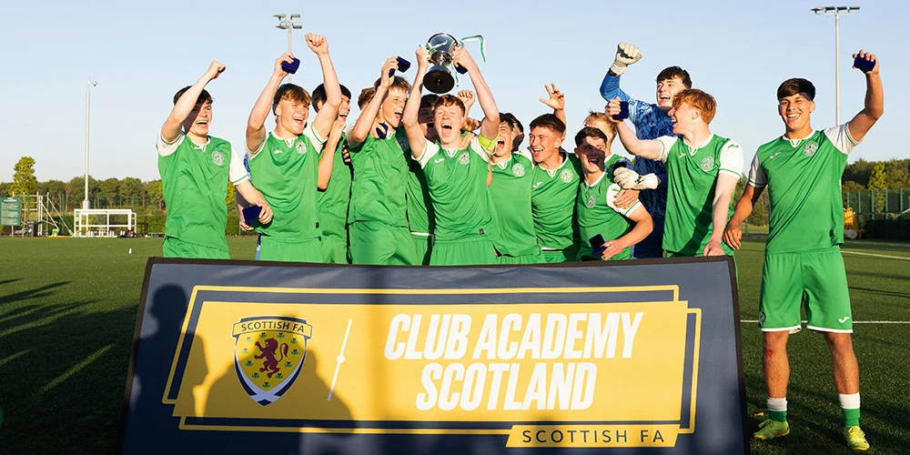 Image: Hibernian Men's Under-18s celebrate after winning Club Academy Scotland Elite League title [M