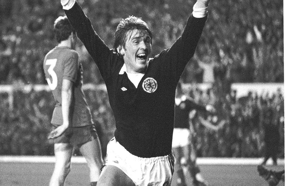 Image: Alan McRae congratulates Kenny Dalglish on Knighthood [Migrated]