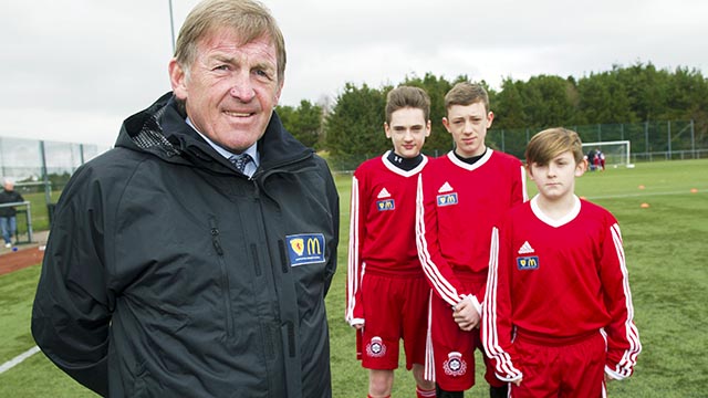 Image: Dalglish surprises youngsters with coaching session [Migrated]