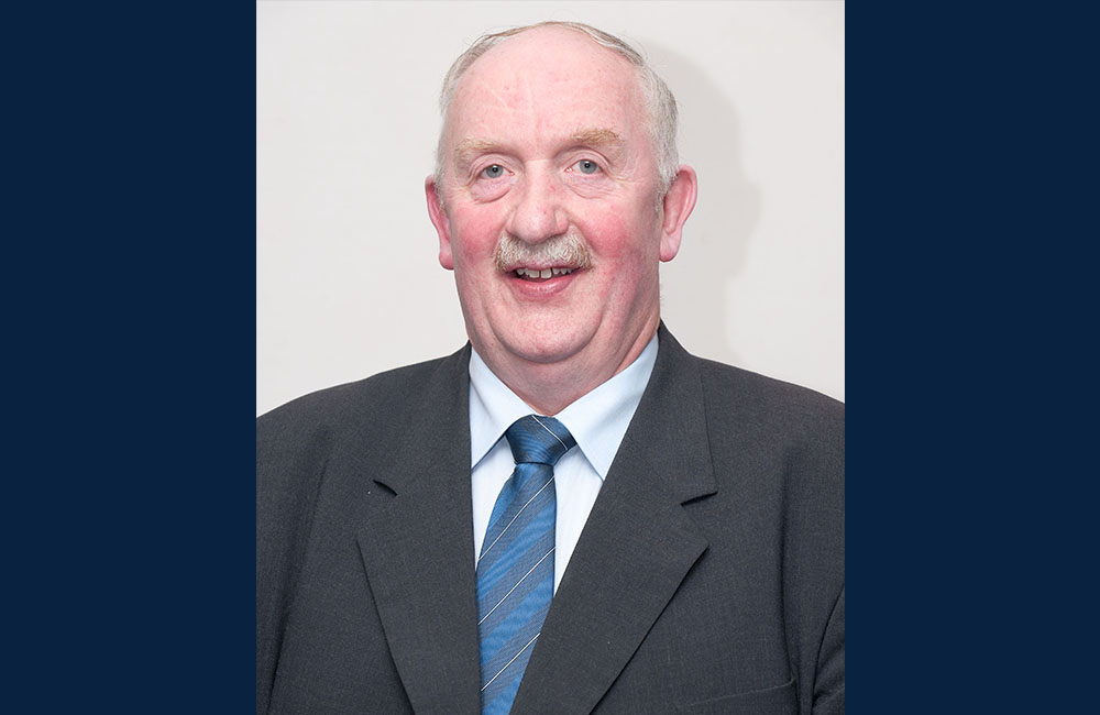 Image: Alan McRae pays tribute to Sandy Stables [Migrated]