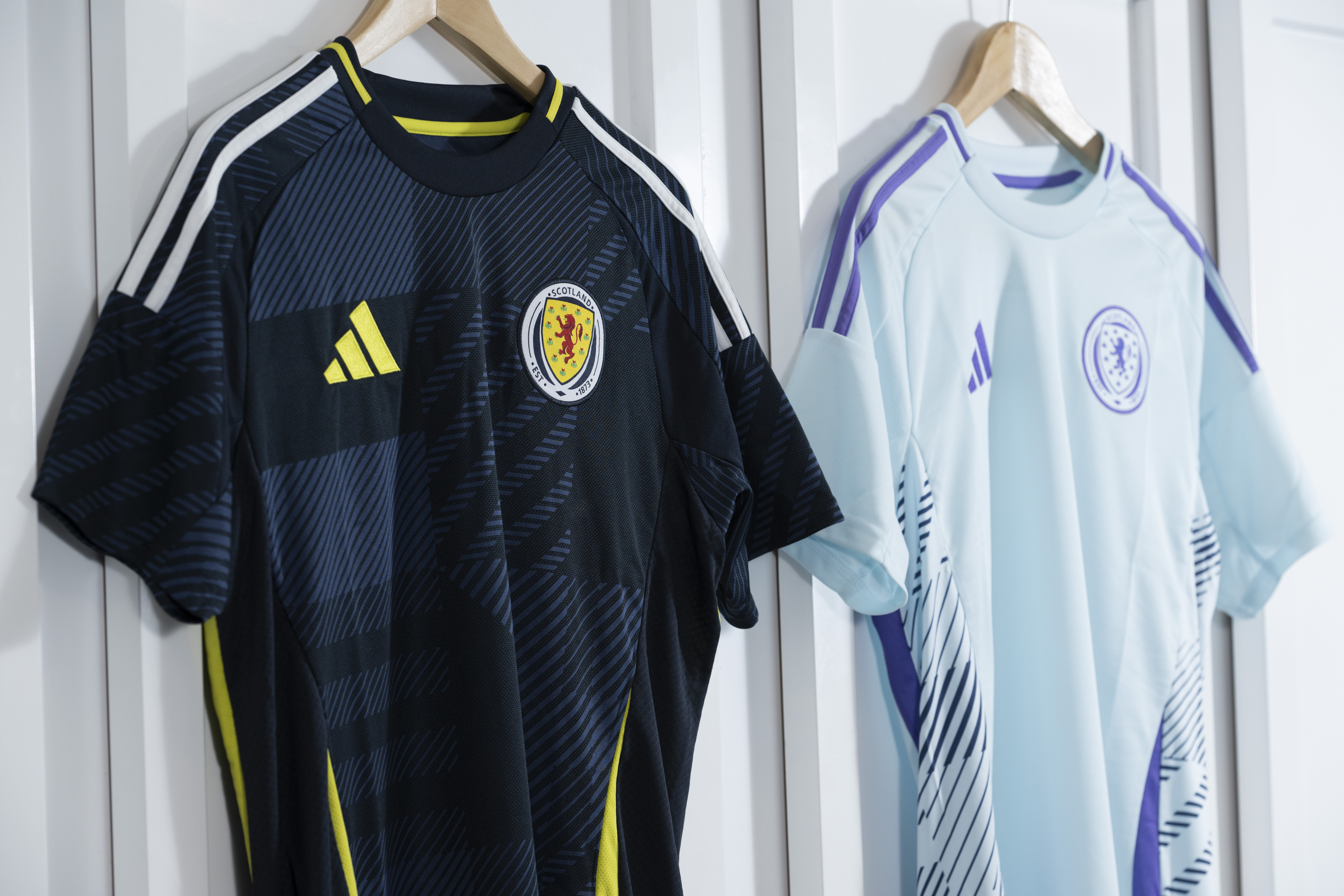 Image: Scotland reveal new Adidas home and away strips ahead of exciting year for national teams [Mi