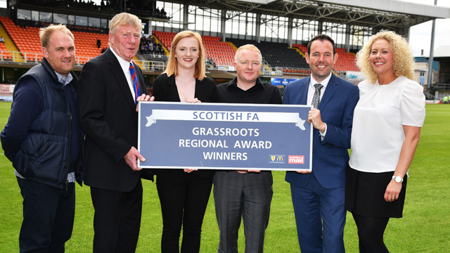 Image: East region winners collect awards [Migrated]
