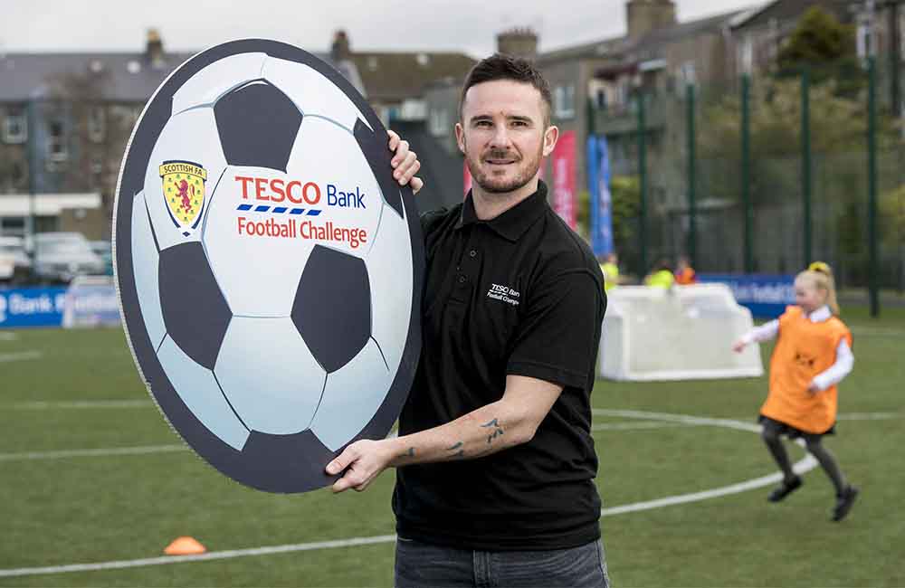 Image: Barry Ferguson heads back to the classroom with Tesco Bank Football Challenge [Migrated]