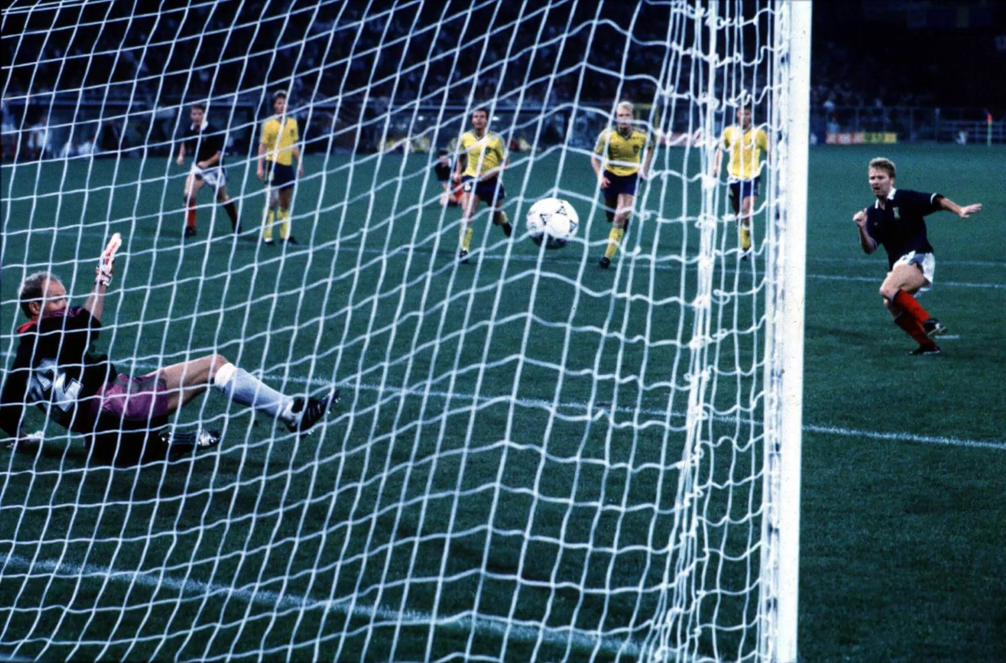 Image: Scotland v Sweden Italia 90
