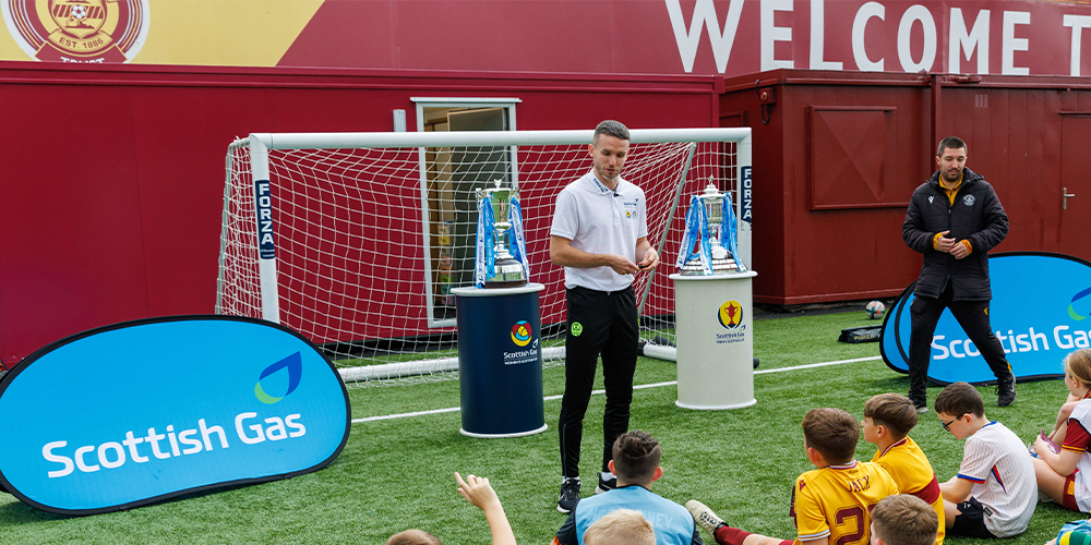Image: Motherwell captain Paul McGinn surprises youngsters at Scottish Gas Football Camps [Migrated]