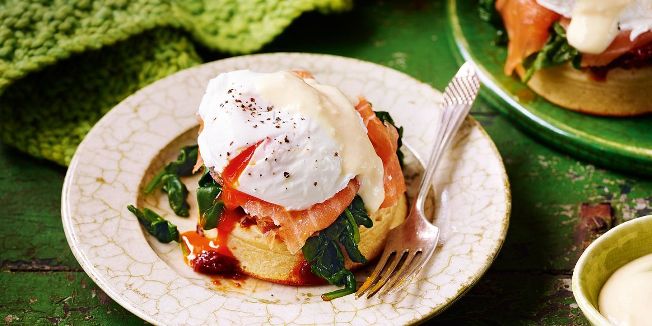 Crumpet eggs royale