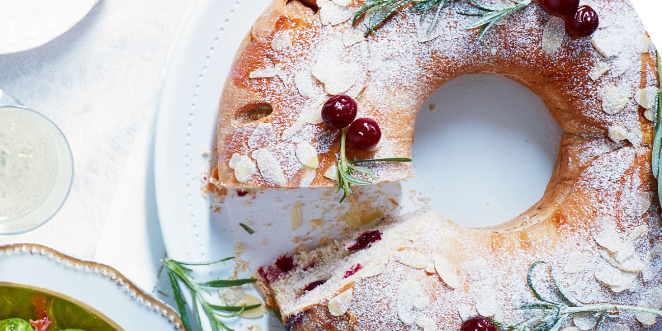 Cinnamon bread wreath