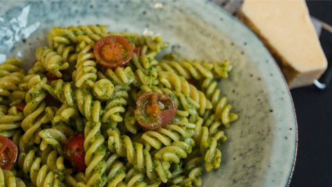 Pesto pasta salad