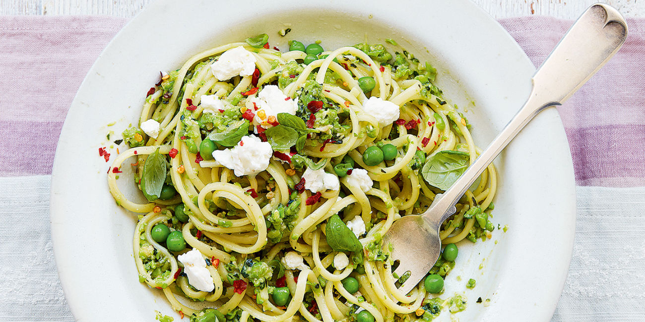 Pea and goat's cheese linguine
