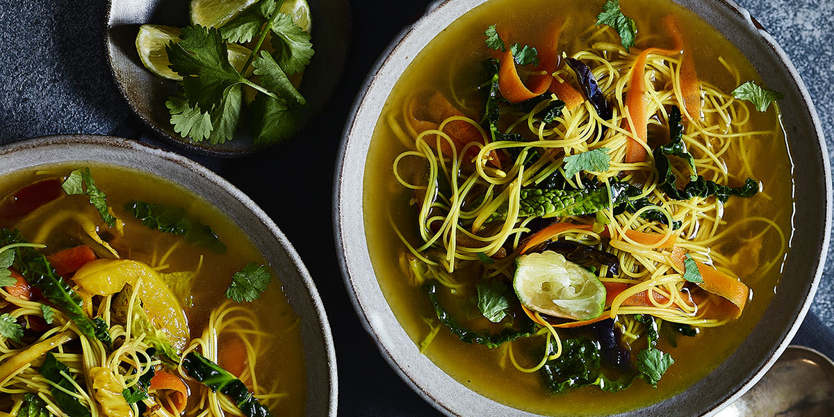 Golden vegetable noodle soup - Co-op