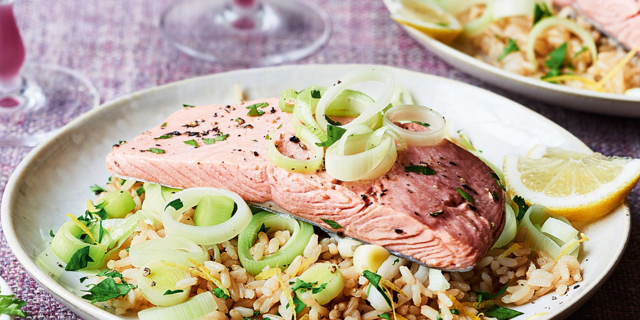 Green tea salmon with herby rice