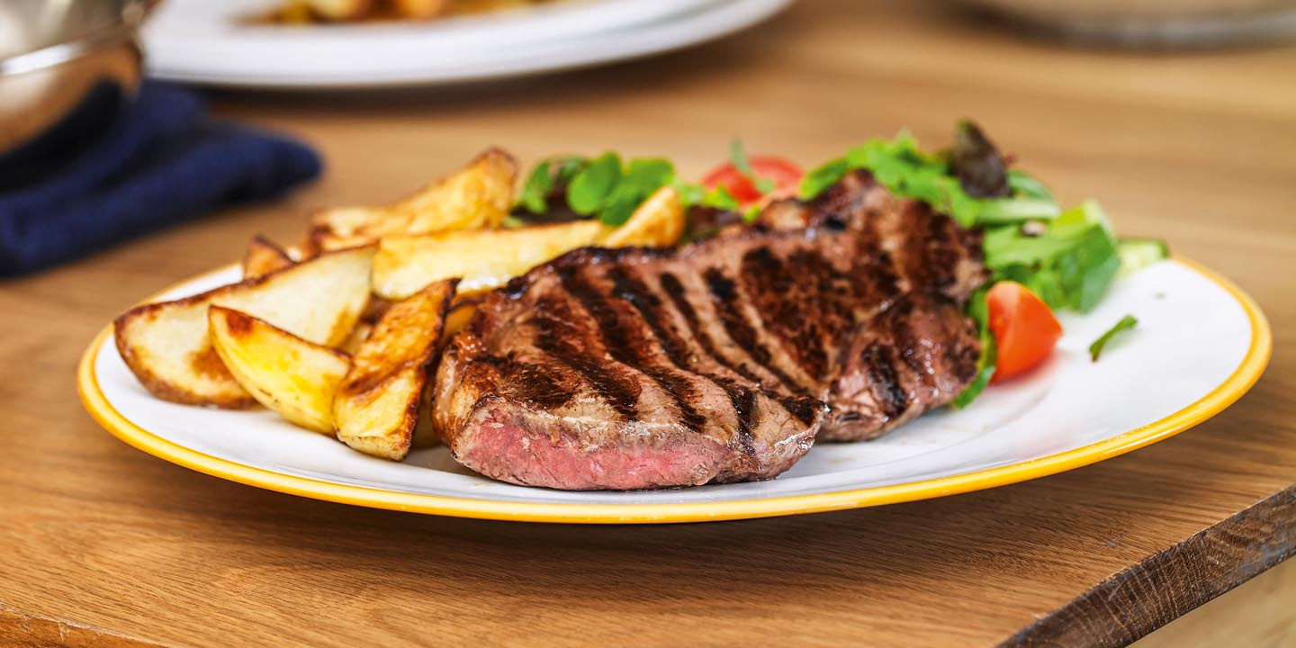 Steak with wedges