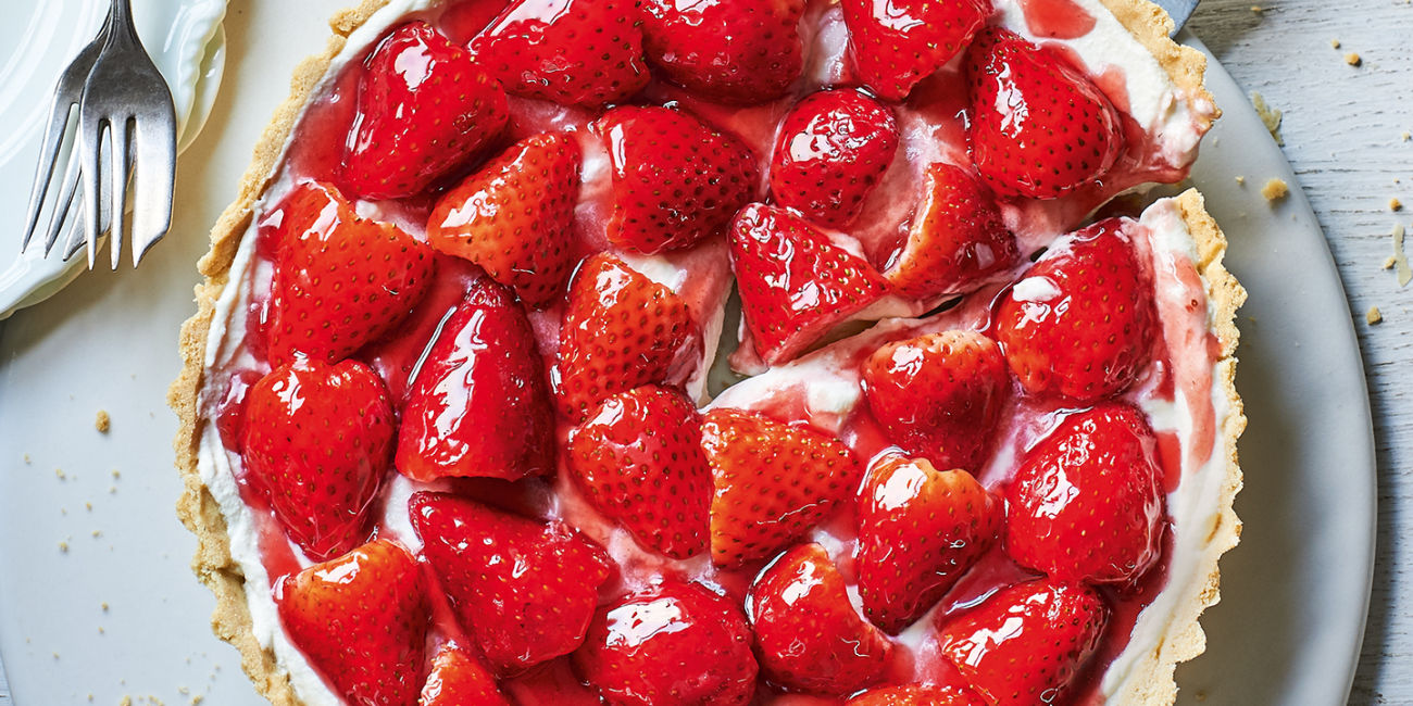 Glazed strawberry and ricotta tart