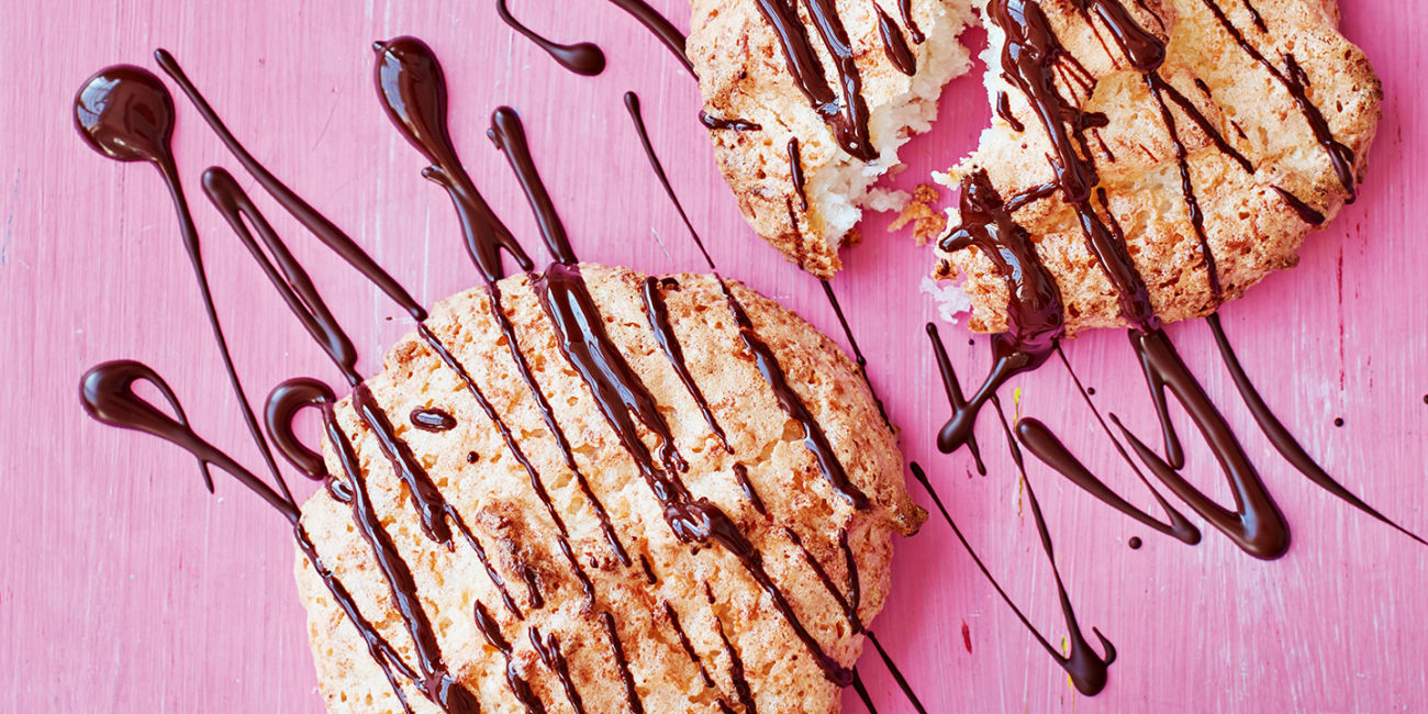 Mini chocolate coconut macaroons