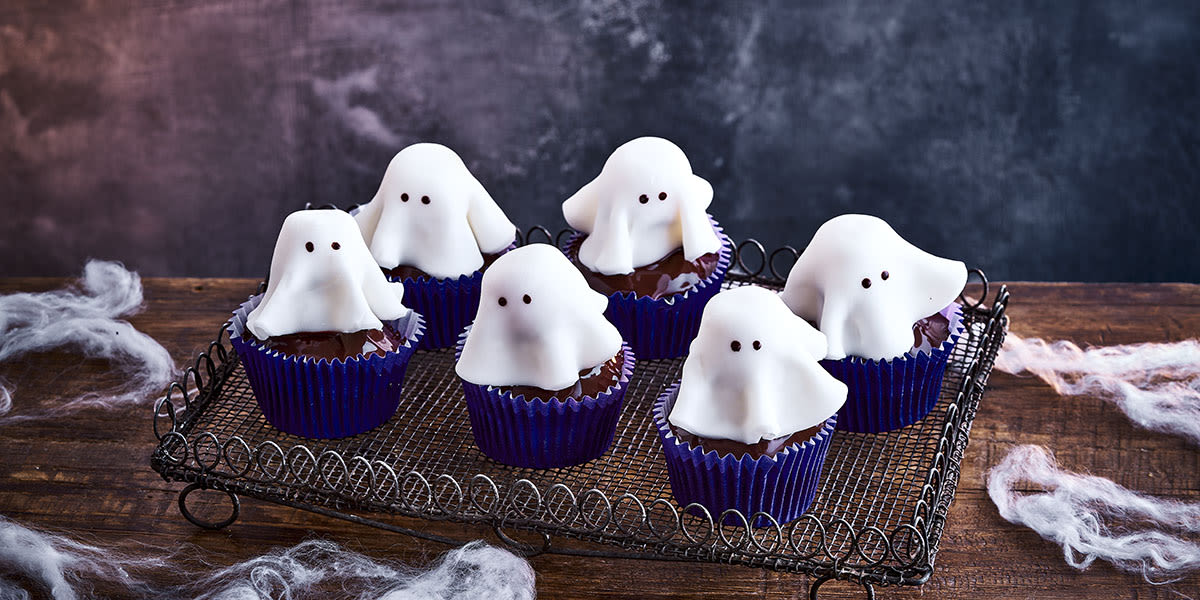 Spooky ghost cupcakes